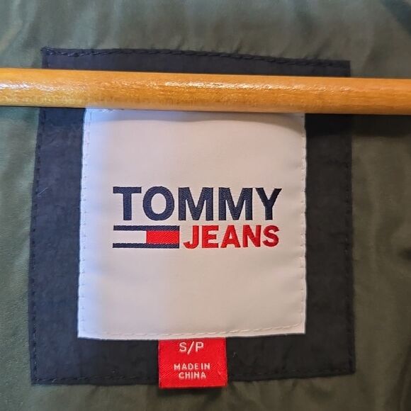 Tommy Hilfiger Men's Black Puffer Jacket Size S Tonal Color Block Warm Winter - Picture 8 of 16